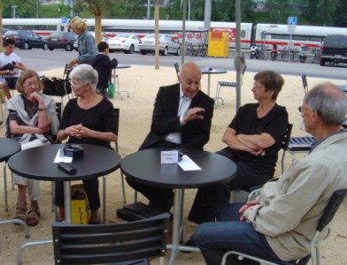 Regula Meschberger (zweite von rechts) auf dem Weg in die Ferien, mit Zwischenhalt in Liestal ... 
